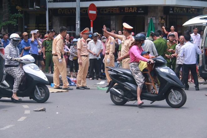 Tai nạn liên hoàn giữa trung tâm Đà Nẵng, 3 người thương vong - Ảnh 3.