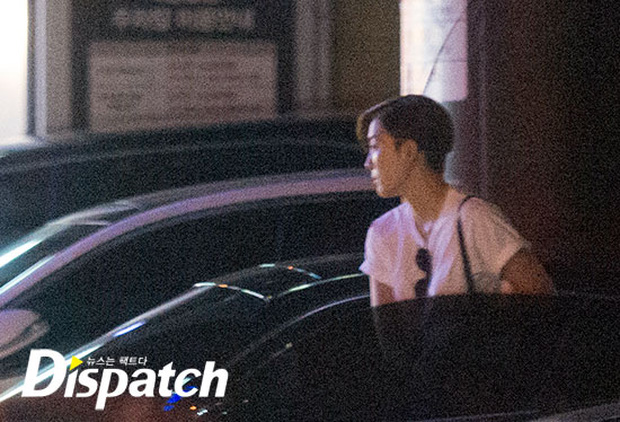 Dispatch tung ảnh tài tử Lee Jung Jae hẹn hò con gái tỉ phú giàu nhất xứ Hàn giữa tin đồn đào mỏ - Ảnh 3. Dispatch tung ảnh tài tử Lee Jung Jae hẹn hò con gái tỉ phú giàu nhất xứ Hàn giữa tin đồn đào mỏ - Ảnh 3.