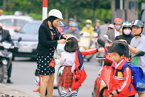 Thư bố gửi con gái vào lớp 1: “Học ít thôi, chơi là chính” khiến người đọc bật cười - Ảnh 3.