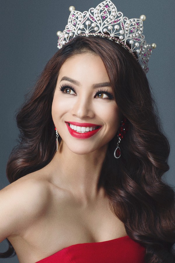 Chi Pu, Phạm Hương, HH Phương Nga cùng 15 nhan sắc Vbiz được báo Trung bầu chọn sở hữu vẻ đẹp điển hình - Ảnh 3. Chi Pu, Phạm Hương, HH Phương Nga cùng 15 nhan sắc Vbiz được báo Trung bầu chọn sở hữu vẻ đẹp điển hình - Ảnh 3.