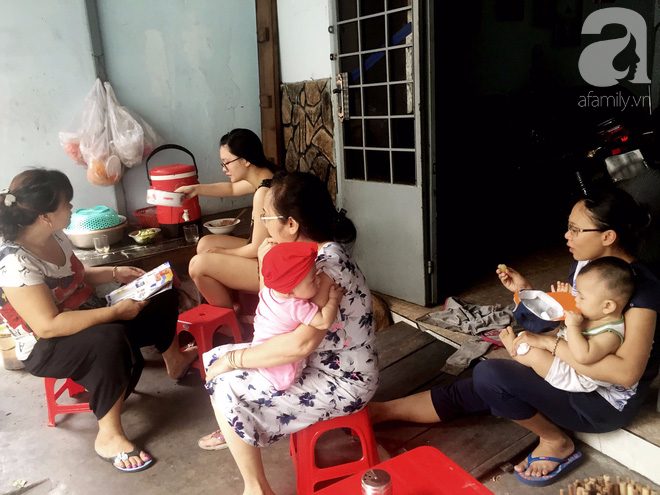 Quán bún riêu gần 50 năm trong hẻm vắng Sài Gòn, khách ăn tự múc lấy để thấy nhà là đây - Ảnh 3.