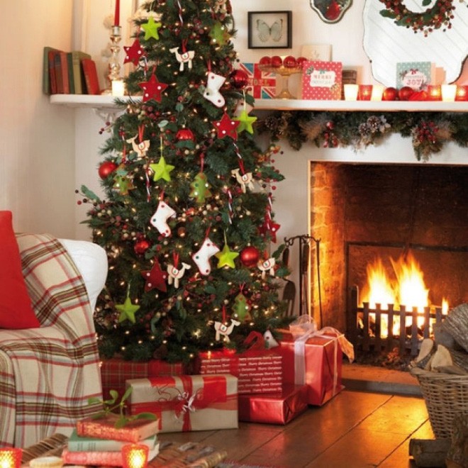 Những kiểu trang trí phòng khách đậm chất Giáng sinh nhìn đã thấy an lành - Ảnh 3.