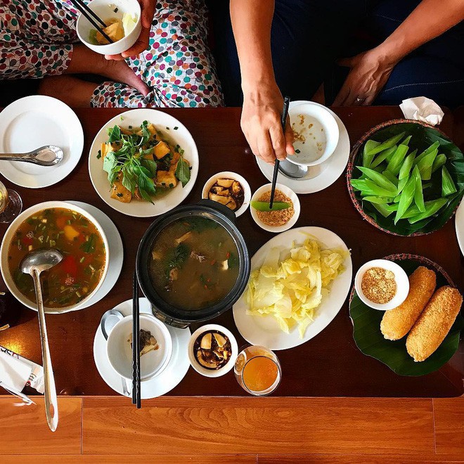 6 quán ăn phù hợp để nhóm đông người tụ tập trong ngày lạnh ở Hà Nội - Ảnh 13.