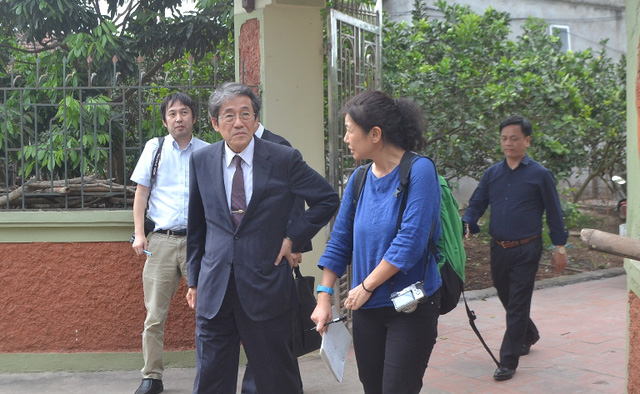 Đại sứ Nhật Bản đến gia đình bé gái người Việt bị sát hại nói lời xin lỗi - Ảnh 3.