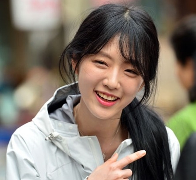 Bố tham gia tranh cử Tổng thống Hàn Quốc, nhưng dư luận lại chỉ tập trung vào cô con gái xinh đẹp - Ảnh 4.
