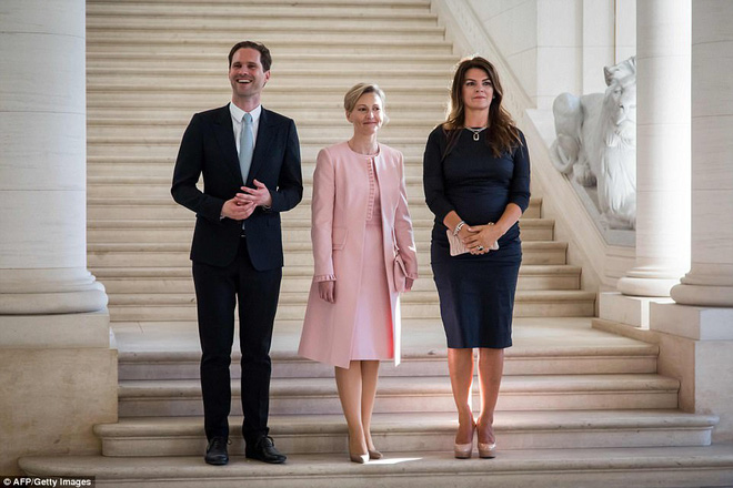 Giữa dàn Đệ nhất phu nhân tài sắc, chồng của Thủ tướng Luxembourg mới thực sự là tâm điểm gây chú ý - Ảnh 4.