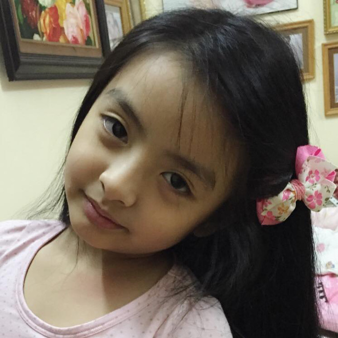 Tự tin catwalk, con gái 9 tuổi của siêu mẫu Thuý Hằng gây chú ý vì cực giống Kaity Nguyễn - Ảnh 4.