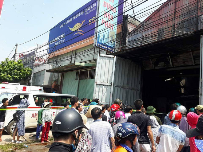 Hà Nội: Cháy lớn tại xưởng làm bánh cạnh quốc lộ 32, đã có thương vong do nạn nhân mắc kẹt bên trong - Ảnh 10.