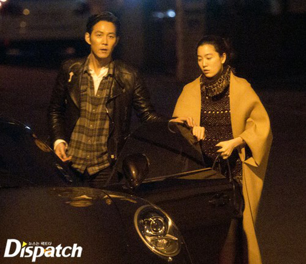 Dispatch tung ảnh tài tử Lee Jung Jae hẹn hò con gái tỉ phú giàu nhất xứ Hàn giữa tin đồn đào mỏ - Ảnh 4.
