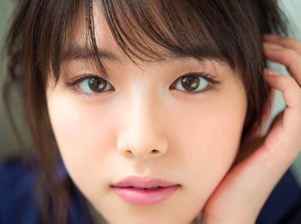  Từ công nhân, cô gái trẻ trở thành diễn viên triển vọng của Nhật Bản vì quá đẹp - Ảnh 4.