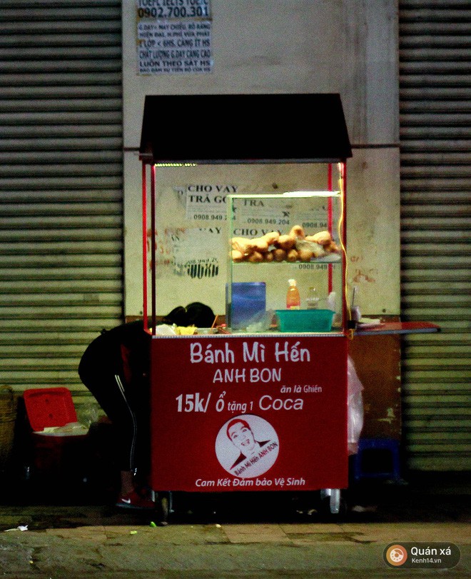 Bánh mì hến - món mới cực lạ đang gây sốt ở Sài Gòn - Ảnh 4.
