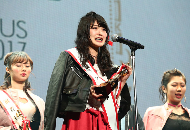 Quán quân cuộc thi Nữ tân sinh đáng yêu nhất Nhật Bản gây tranh cãi vì nhan sắc kém xinh - Ảnh 5.