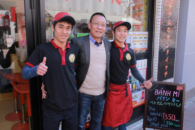 Nhà báo Lại Văn Sâm đích thân sang Nhật gặp gỡ 2 anh em người Việt mở tiệm bánh mì cực đắt khách - Ảnh 5.