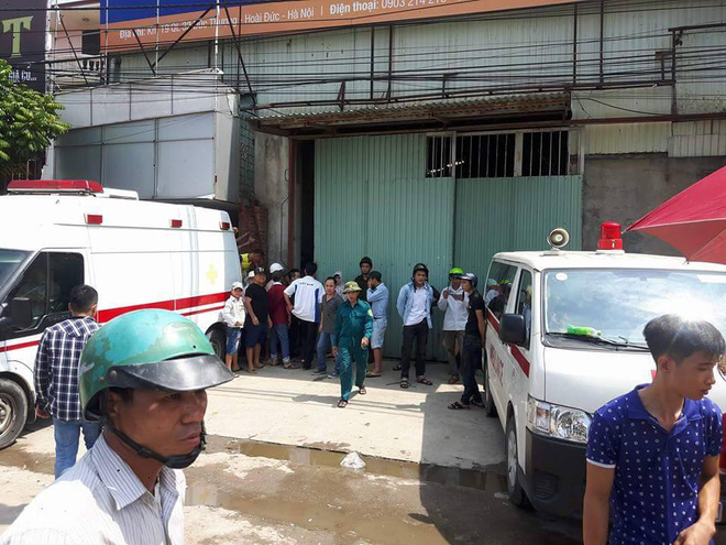 Hà Nội: Cháy lớn tại xưởng làm bánh cạnh quốc lộ 32, đã có thương vong do nạn nhân mắc kẹt bên trong - Ảnh 11.