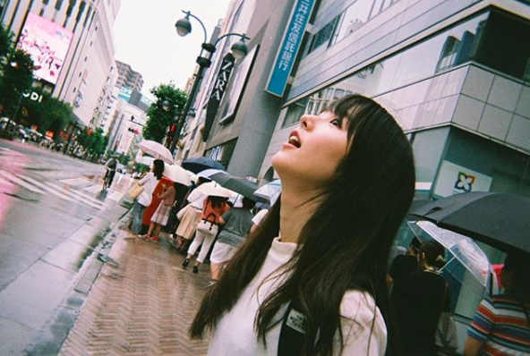  Từ công nhân, cô gái trẻ trở thành diễn viên triển vọng của Nhật Bản vì quá đẹp - Ảnh 5.