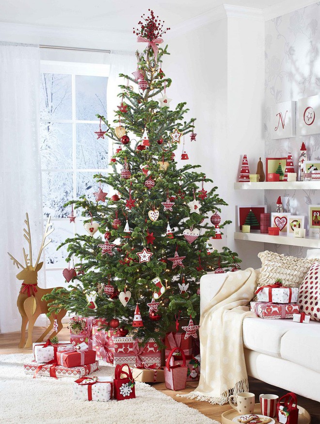Những kiểu trang trí phòng khách đậm chất Giáng sinh nhìn đã thấy an lành - Ảnh 5.