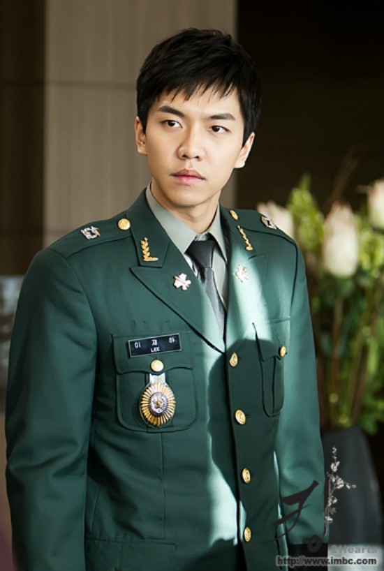 Lee Seung Gi: Chàng rể quốc dân hiếm có khó tìm, đốn tim từ em gái mộng mơ đến các bà nội trợ - Ảnh 5.