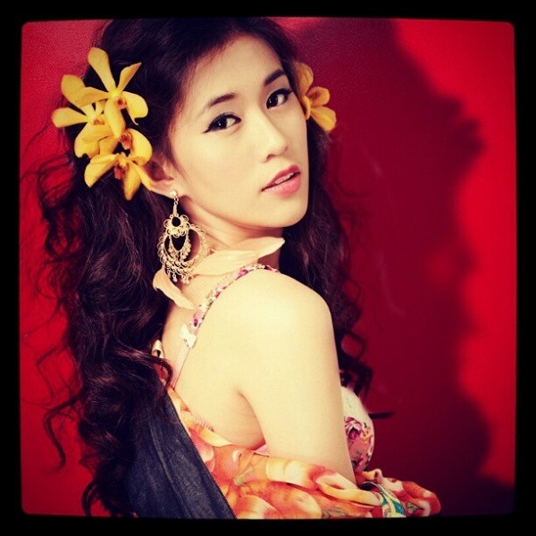 Bức ảnh đầu tiên trên Instagram của các hot girl Việt nổi tiếng trông như thế nào? - Ảnh 6.