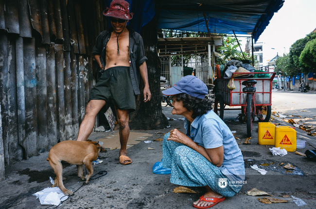 Hai ông bà ve chai gặp nhau giữa Sài Gòn, cùng về chung một nhà và nuôi lũ con toàn gà, chó, thỏ - Ảnh 6.