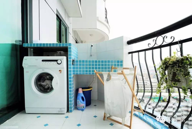 Ban c&ocirc;ng - vị tr&iacute; v&agrave;ng để bố tr&iacute; m&aacute;y giặt cho nh&agrave; chật - Ảnh 6.