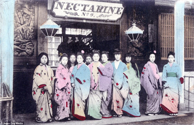 Cuộc sống của các cô gái bán hoa Nhật Bản thời xưa, phải giam mình trong lồng gỗ ở khu nhà thổ rộng 81.000m2 - Ảnh 6.