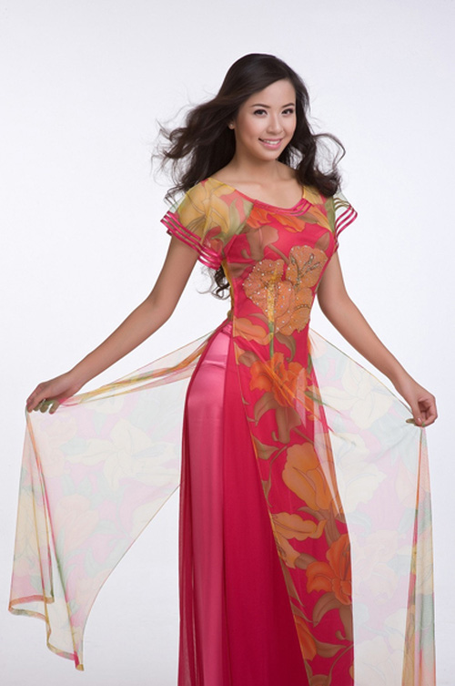 Đi thi Miss World, các người đẹp Việt thường chuẩn bị những kiểu áo dài như thế nào? - Ảnh 6.
