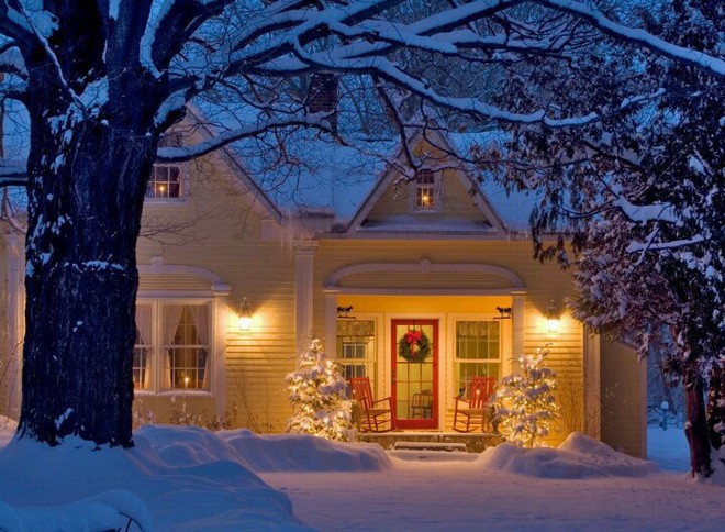 Những ngôi nhà trang hoàng lộng lẫy đón Noel đẹp đến mê mẩn giữa tuyết trắng - Ảnh 6.