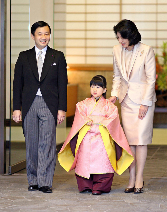 Công chúa Nhật xuất hiện với gương mặt hốc hác và thân hình gầy gò khiến nhiều người lo lắng - Ảnh 7.
