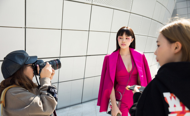 Ninh Dương Lan Ngọc quái đến không nhận ra, Hoa hậu Jolie Nguyễn sexy tại Seoul Fashion Week - Ảnh 7.