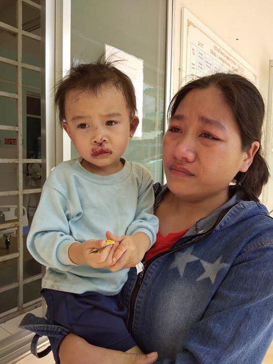 Thảm kịch gia đình sau vụ sạt lở đất ở Quảng Nam: Chồng gãy hai chân ôm con gái đau đớn bên thi thể vợ - Ảnh 4.