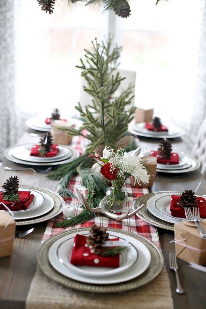 Trang trí bàn ăn thật lung linh và ấm cúng cho đêm Giáng sinh an lành - Ảnh 7.