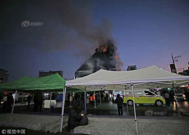 Nhà xe cháy rụi, khung cảnh tan hoang từ vụ cháy lớn nhất lịch sử Hàn Quốc làm 29 người thiệt mạng - Ảnh 7.