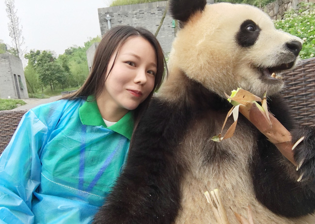 Chú gấu trúc thích chụp selfie nhất thế giới sẽ khiến bạn yêu ngay từ cái nhìn đầu tiên - Ảnh 8.