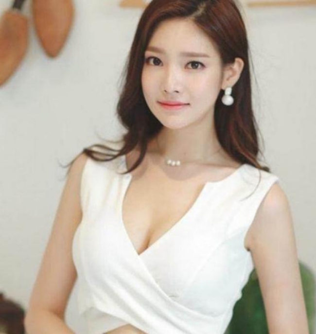 Danh sách 10 cô gái xinh đẹp hot nhất mạng xã hội Hàn Quốc trong ...