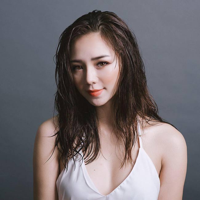 Hot girl Việt ở nhà khác “một trời một vực” khi lên đồ - Ảnh 8. Hot girl Việt ở nhà khác “một trời một vực” khi lên đồ - Ảnh 8.