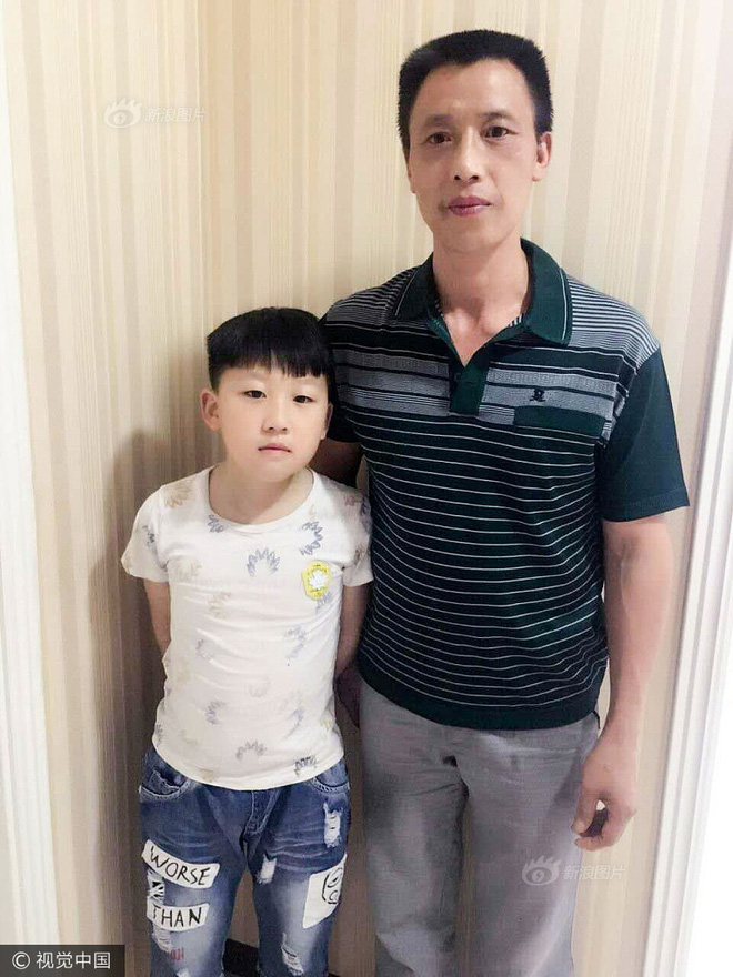 Cuộc sống của người cha cửu vạn dắt con cùng đi làm từng chạm đến trái tim nhiều người giờ ra sao? - Ảnh 8.