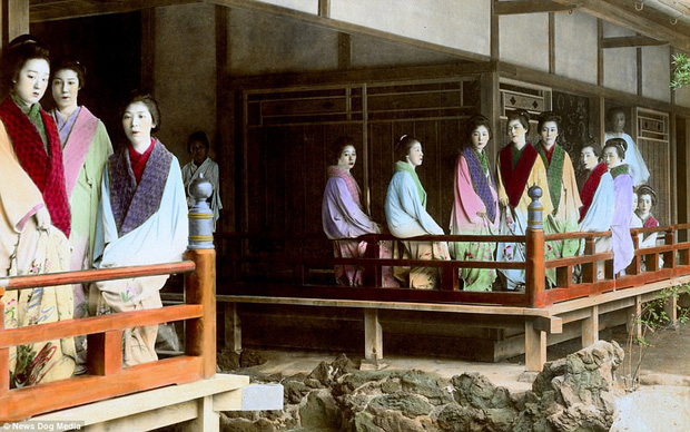 Cuộc sống của các cô gái bán hoa Nhật Bản thời xưa, phải giam mình trong lồng gỗ ở khu nhà thổ rộng 81.000m2 - Ảnh 9.