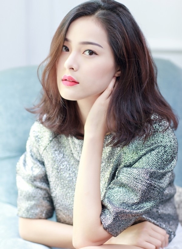 Chi Pu, Phạm Hương, HH Phương Nga cùng 15 nhan sắc Vbiz được báo Trung bầu chọn sở hữu vẻ đẹp điển hình - Ảnh 9. Chi Pu, Phạm Hương, HH Phương Nga cùng 15 nhan sắc Vbiz được báo Trung bầu chọn sở hữu vẻ đẹp điển hình - Ảnh 9.