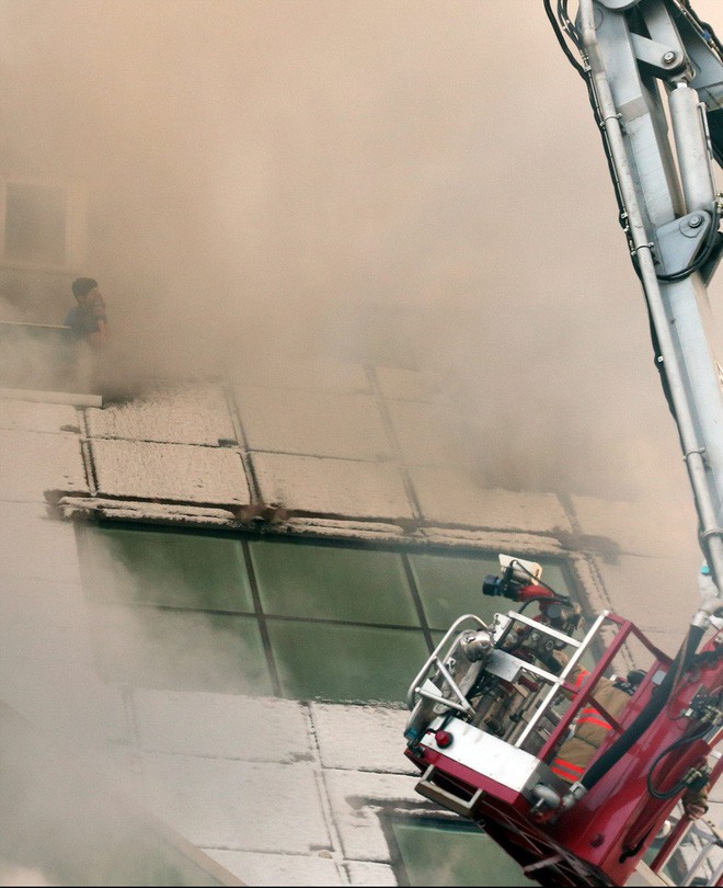 Nhà xe cháy rụi, khung cảnh tan hoang từ vụ cháy lớn nhất lịch sử Hàn Quốc làm 29 người thiệt mạng - Ảnh 9.