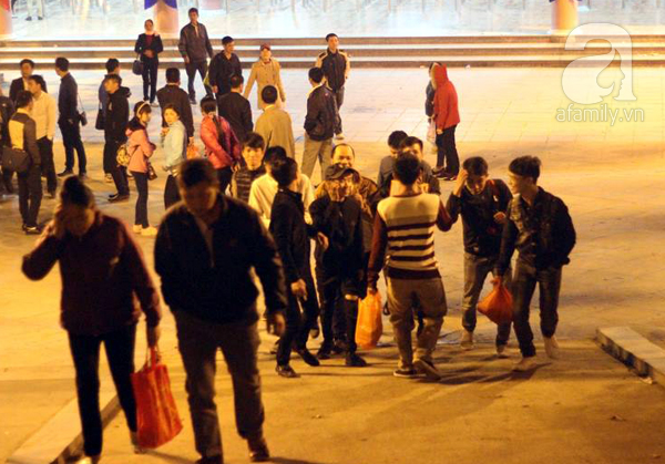 Sợ đông đúc và tắc đường, hàng nghìn người tới chùa Hương từ... nửa đêm - Ảnh 15.