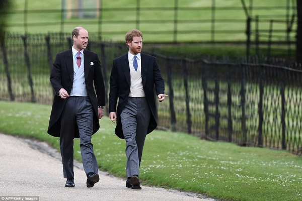 Hoàng tử George, công chúa Charlotte cực đáng yêu tại lễ cưới em gái công nương Kate Middleton - Ảnh 10.