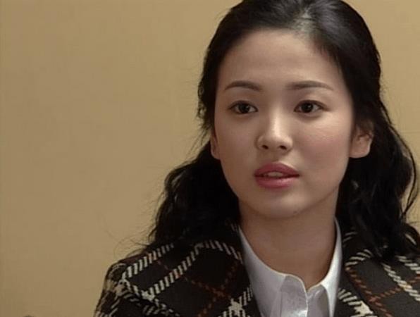 19 năm nhìn lại nhan sắc của Song Hye Kyo: Thì ra đây là lý do tường thành mãi không thể bị đạp đổ - Ảnh 10.