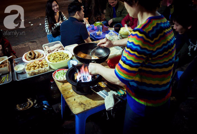 Cuối tuần chán cơm chán phở, ra bờ hồ Trúc Bạch nếm thử món đậu phụ ca la thầu độc lạ ngon khó quên - Ảnh 4.