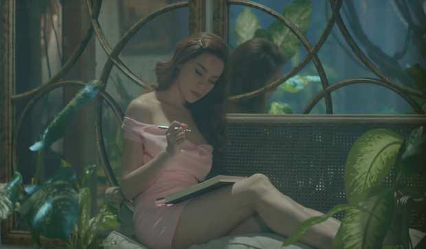 Vừa ra mắt, nhưng 2 MV ca nhạc này đã cân cả showbiz Việt về khoản đầu tư trang phục - Ảnh 4.