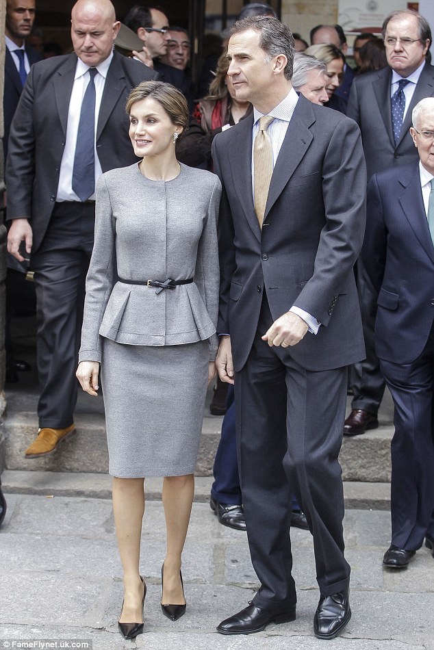 Vương quốc Anh có công nương Kate thì Tây Ban Nha có hoàng hậu Letizia, mặc đơn giản mà vẫn đẹp rạng ngời - Ảnh 12.
