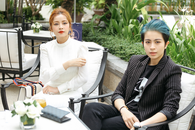 Chi Pu rạng rỡ đọ nhan sắc với nữ thần tạo d&aacute;ng của The Face - Ảnh 6.