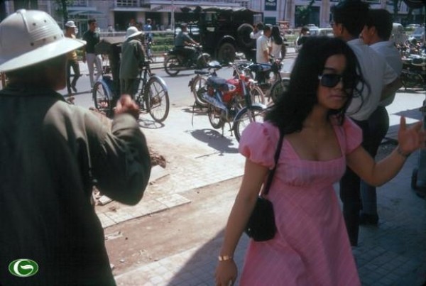 Hơn nửa thế kỷ trước, phụ nữ Sài Gòn đã mặc chất, chơi sang như thế này cơ mà! - Ảnh 37.