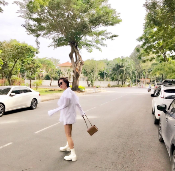 Phạm Hương khoe eo săn chắc, Quỳnh Mai tích cực lăng xê mốt lộ nội y trong street style tuần này - Ảnh 16.