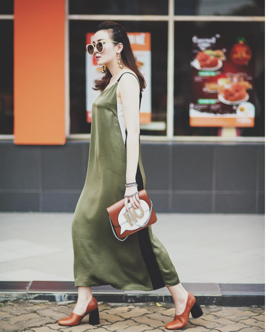 Ngọc Trinh bất ngờ kín đáo, Angela Phương Trinh đổi mốt mái ngố lạ lẫm trong street style tuần này - Ảnh 17.