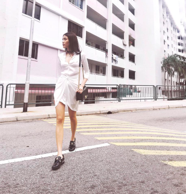 Ngọc Trinh mặc váy đi tông, Phạm Hương điệu đà hơn với váy trắng sandal bệt trong street style tuần này - Ảnh 14.